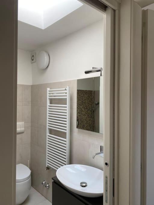 Penthouse Luce Near Metro-bus-tram *