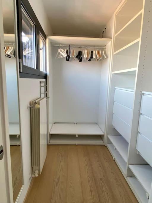 Appartement Penthouse Luce Near Metro-bus-tram