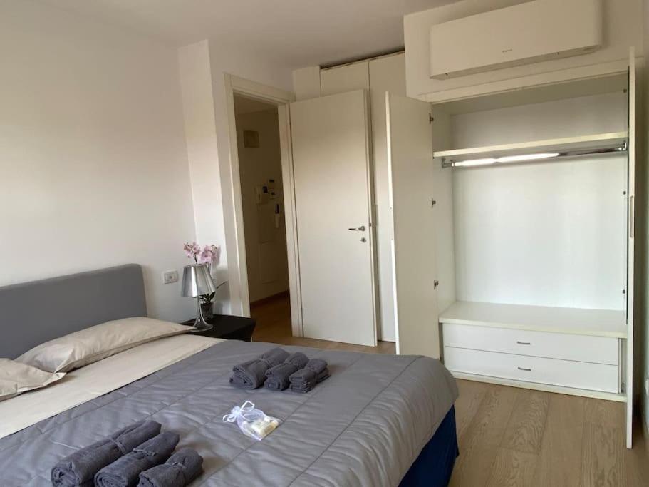 Penthouse Luce Near Metro-bus-tram Milan
