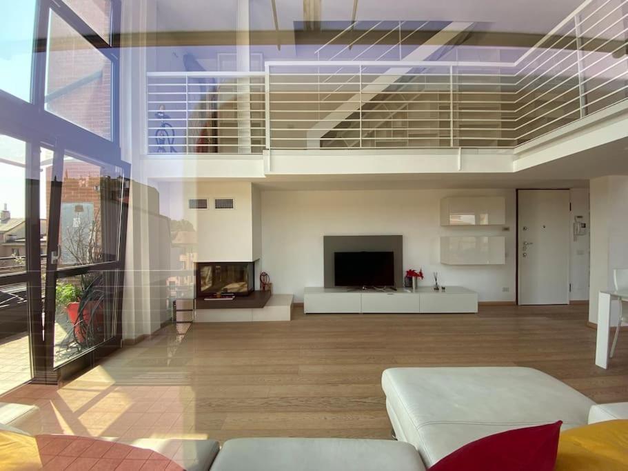 Penthouse Luce Near Metro-bus-tram Appartement Milan
