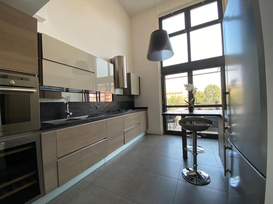 Penthouse Luce Near Metro-bus-tram * Milan