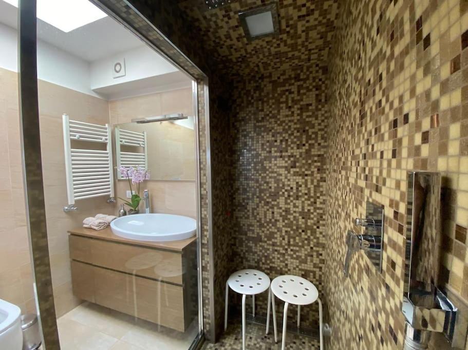 Penthouse Luce Near Metro-bus-tram Appartement Milan