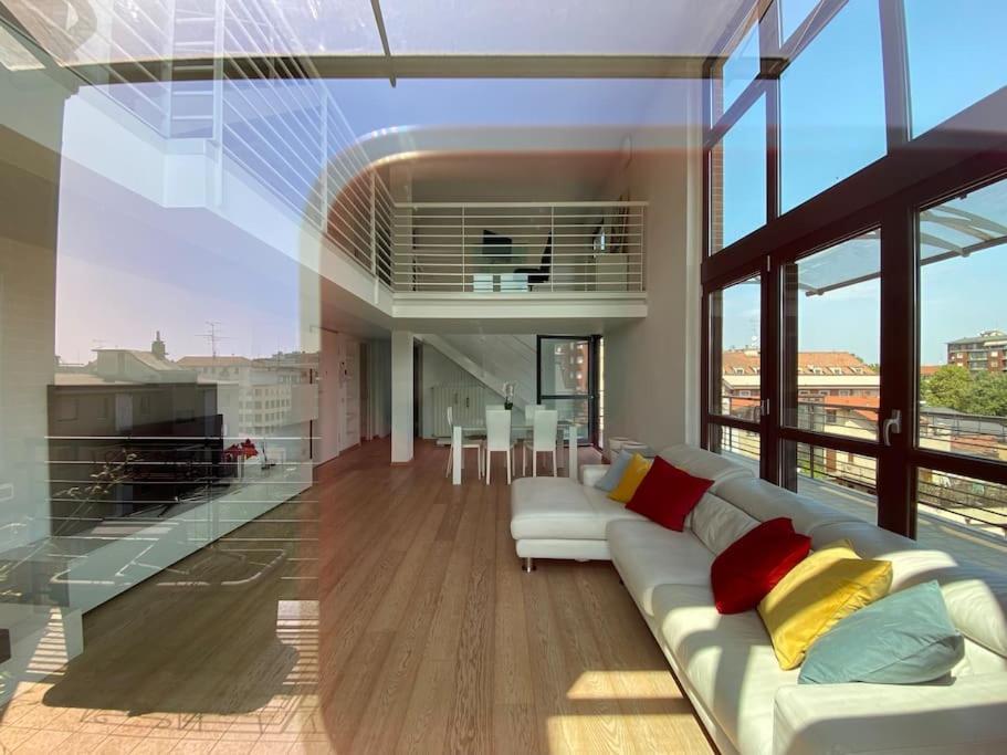 Penthouse Luce Near Metro-bus-tram * Milan