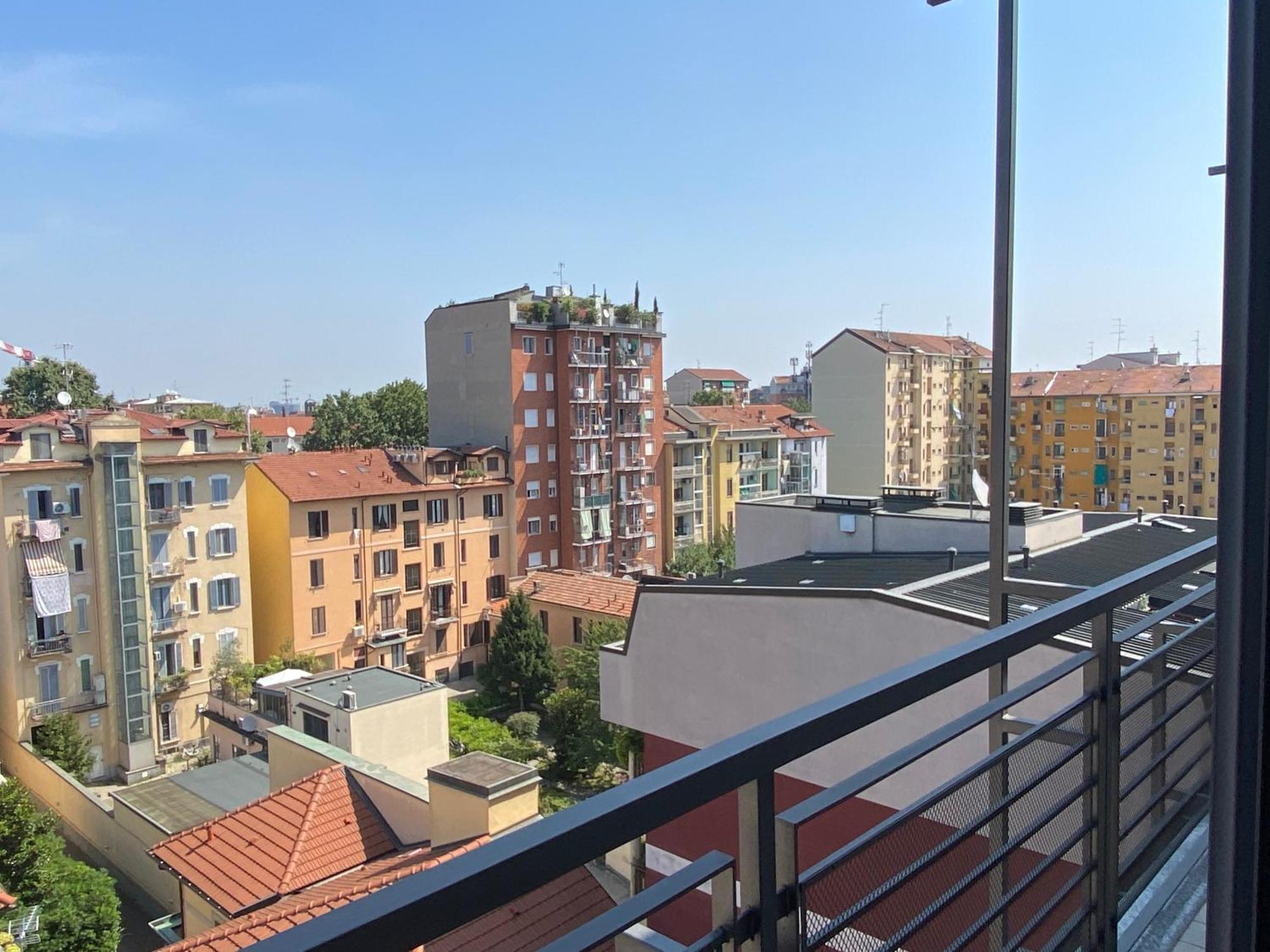 Appartement Penthouse Luce Near Metro-bus-tram Milan
