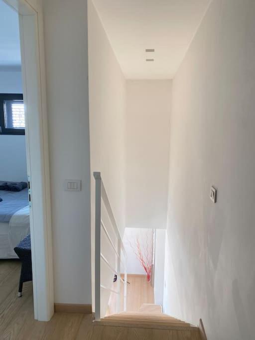 Penthouse Luce Near Metro-bus-tram Apartment *